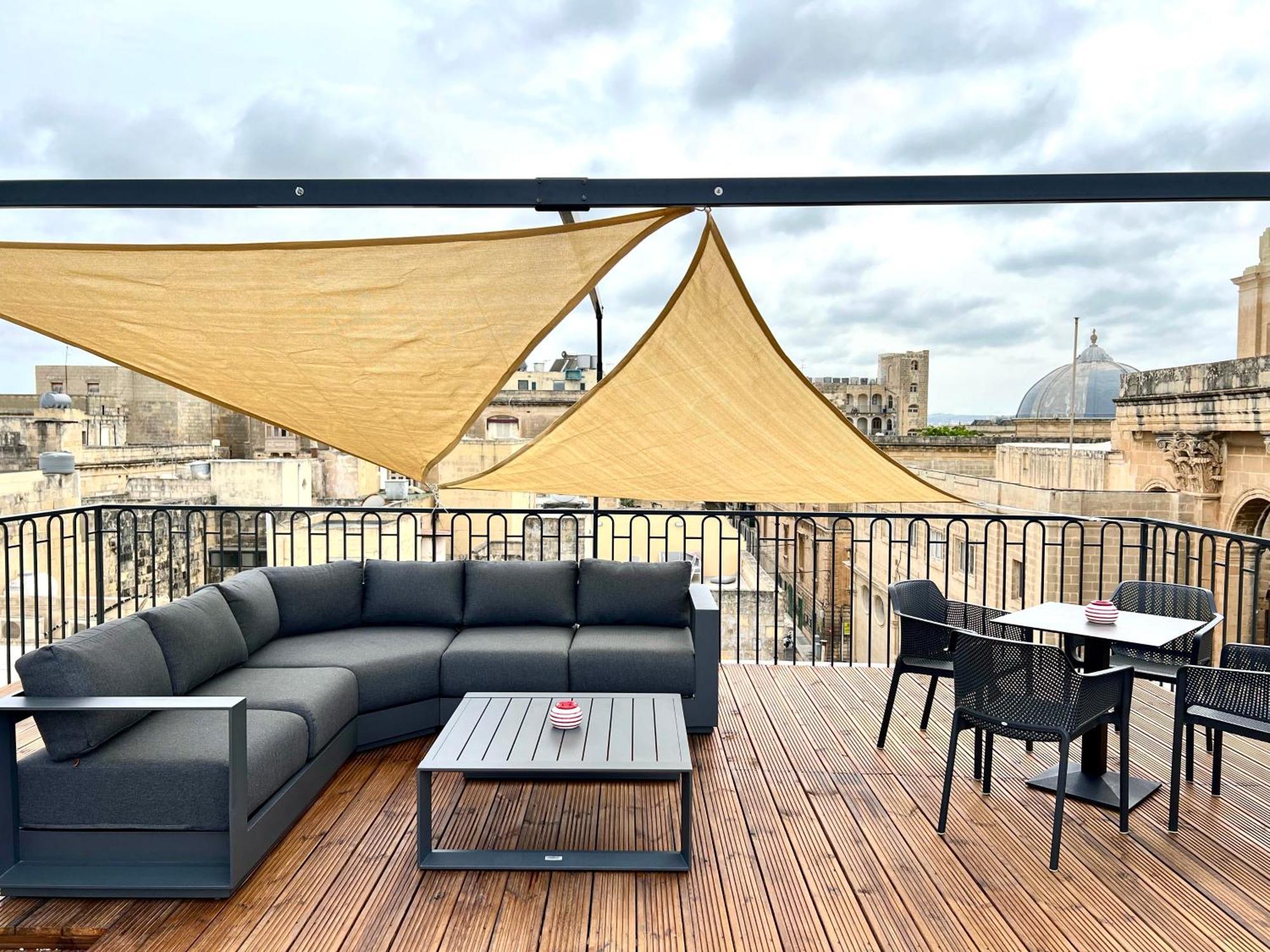 Florette Suite Designer Finish With Stunning Lounge Terrace By Arcobnb Флоріана Екстер'єр фото
